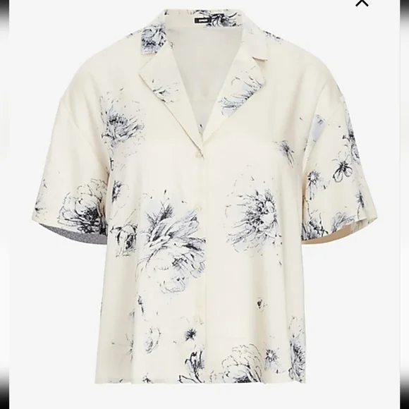 Express Floral Short Sleeve Button Up Boxy Shirt - Picture 3 of 7